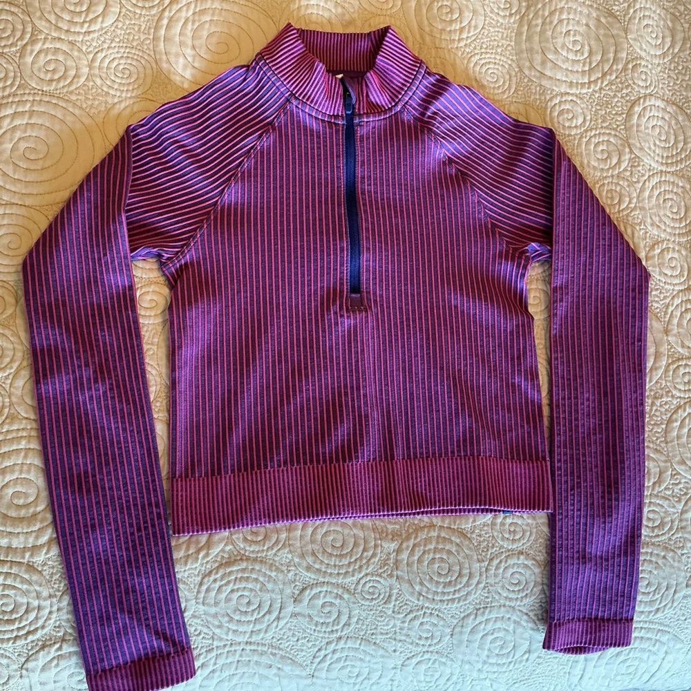 Lululemon long sleeve top Size 2